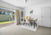 Brick and tile 2 beds 1 bath home, close to schools, Half Moon Bay ferry terminal, shopping centre, 0.2 km to Pakuranga College, 0.6 km to Wakaaranga School, 0.8 km to Farm Cove Intermediate, 1/162 Pigeon Mountain Road, Half Moon Bay, Auckland