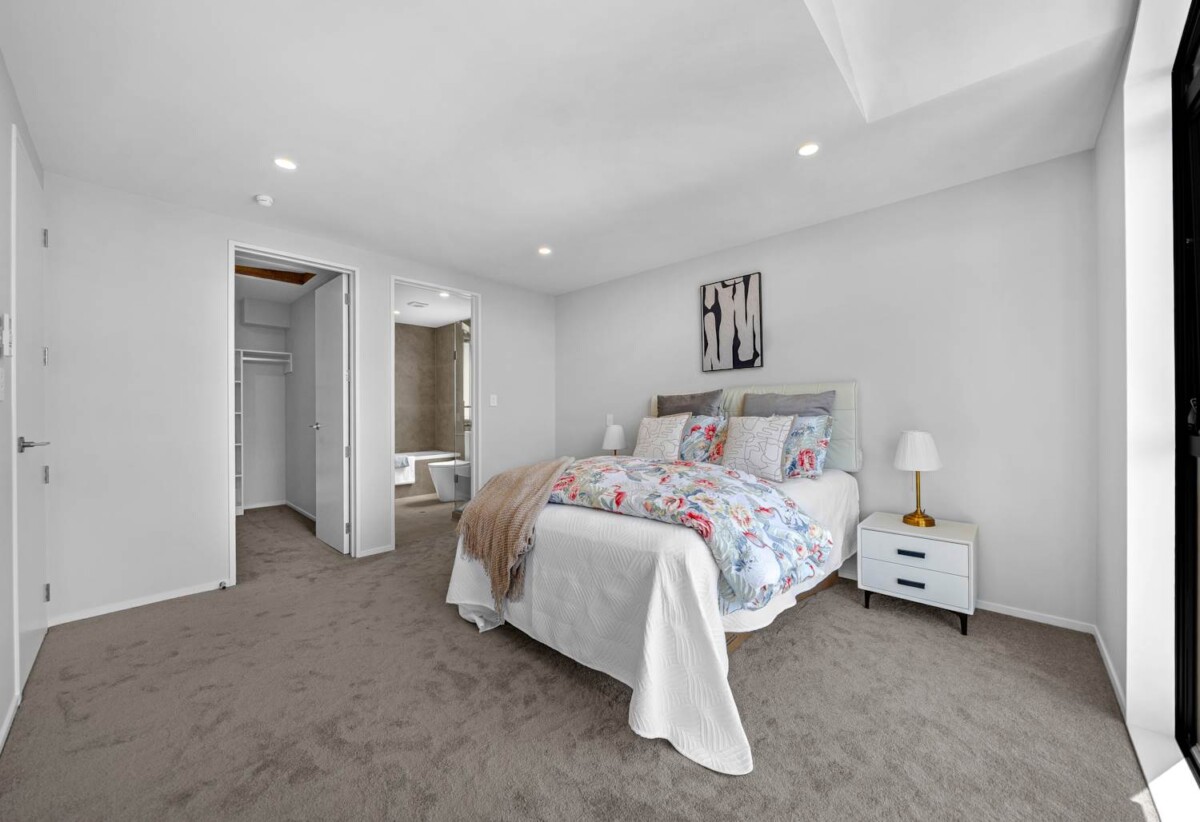 Brandnew standalone 4 beds 4 baths home with garage, deck and backyard, walks to Highland Park Shopping Centre, Pak’n Save, 0.7 km to Pakuranga College, 0.9 km to Howick Primary School, 1 km to Howick Intermediate, 30C Tomintoul Place, Highland Park, Auckland