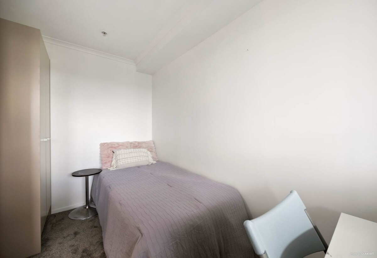 Auckland Grammar and Auckland Girls’ Grammar School zone, 36 m2 freehold Corner Penthouse 2 beds 1 bath apartment in Uni Precinct, 1603/96 Symonds Street, Grafton, Auckland