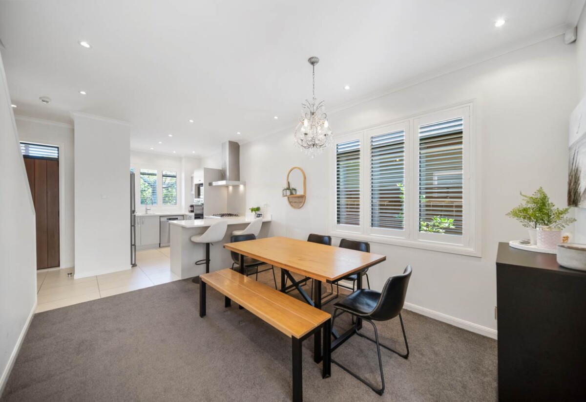 VENDORS PURCHASED ELSEWHERE – MUST BE SOLD, 4 beds 2.5 baths house with double garage on 320m2 section, close to shops, schools, reserves, 0.8 km to Hingaia Peninsula School, 1 km to Rosehill Intermediate, 1.1 km to Rosehill College, 24 Trecarne Street, Karaka, Auckland