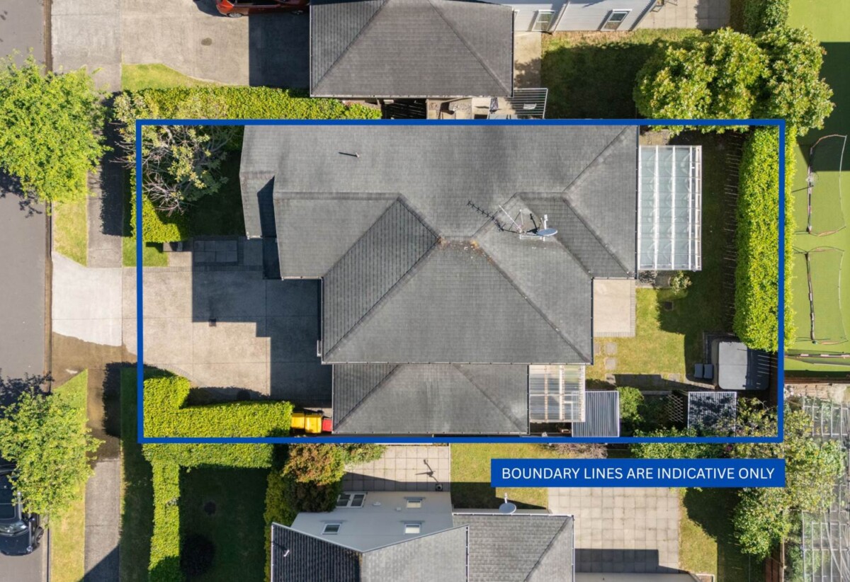 VENDORS PURCHASED ELSEWHERE – MUST BE SOLD, 4 beds 2.5 baths house with double garage on 320m2 section, close to shops, schools, reserves, 0.8 km to Hingaia Peninsula School, 1 km to Rosehill Intermediate, 1.1 km to Rosehill College, 24 Trecarne Street, Karaka, Auckland