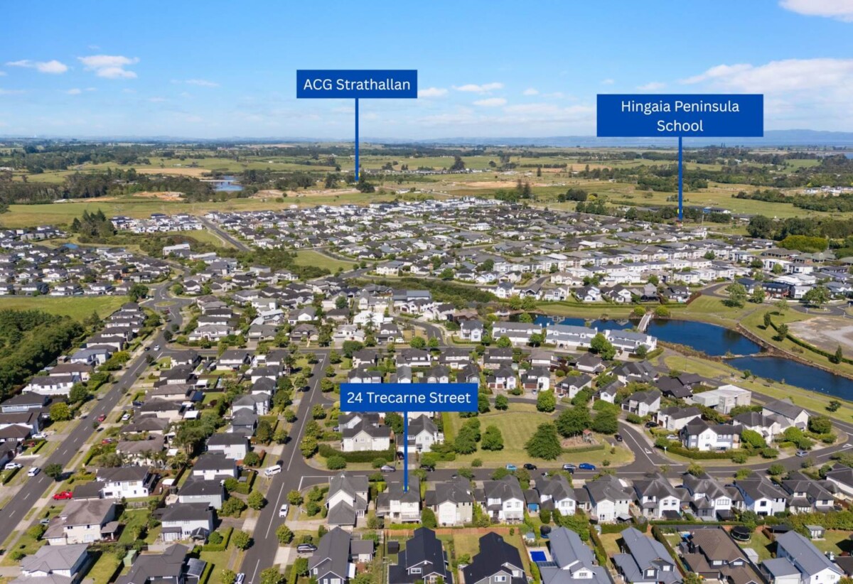 VENDORS PURCHASED ELSEWHERE – MUST BE SOLD, 4 beds 2.5 baths house with double garage on 320m2 section, close to shops, schools, reserves, 0.8 km to Hingaia Peninsula School, 1 km to Rosehill Intermediate, 1.1 km to Rosehill College, 24 Trecarne Street, Karaka, Auckland