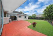 Renovated 4 beds 2 baths house on 630m2 section, close to Pakuranga Golf Course, schools, shopping centres, 0.8 km to Botany Downs School, 2 km to Somerville Intermediate School, 2.3 km to Howick College, 109 Millhouse Drive, Northpark, Auckland