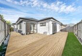 5 beds 3 baths house with double garage on 373m2 section, close to shops, school, motorway access, 0.5 km to Hingaia Peninsula School, 1.7 km to Rosehill Intermediate, 1.8 km to Rosehill College, 8 Lusitano Drive, Karaka, Auckland