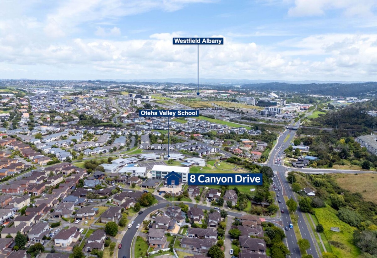 Renovation throughout 4 beds + study 2.5 baths house on 500m2 section, moments from excellent schools, Westfield Shopping Centre, schools, 0.2 km to Oteha Valley School, 0.7 km to Northcross Intermediate, 8 Canyon Drive, Albany, Auckland