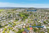 Standalone 4 beds 3.5 baths home with double garage, close to Meadowbank Shopping Centre, local parks, schools, beach, 0.8 km to Selwyn College, 7B Cruickshank Crescent, Meadowbank, Auckland