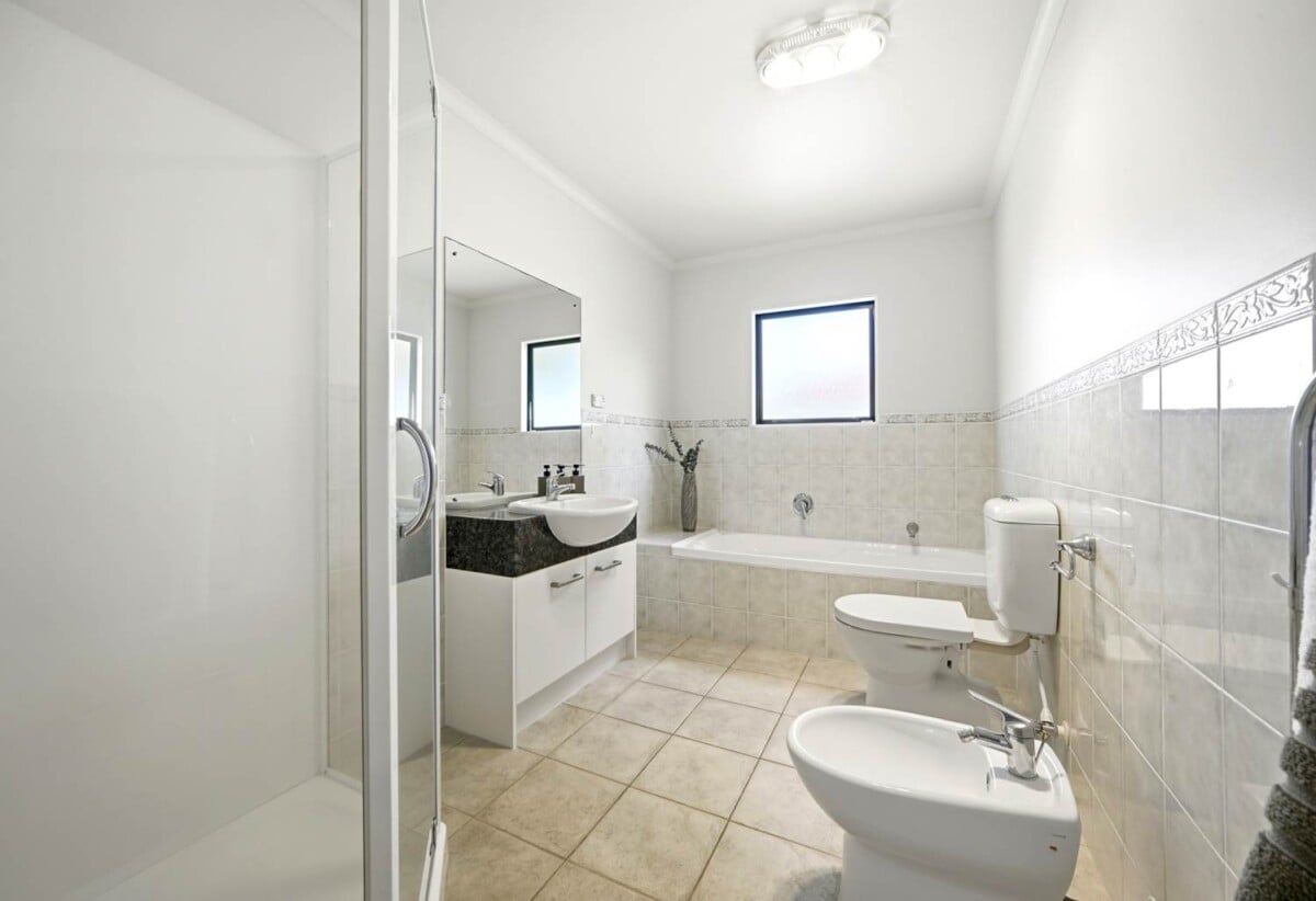 Owners bought this site and built it to live in and enjoy, 4 beds 2.5 baths house on 650m2 section, 0.1 km to Upper Harbour Primary School, 1.6 km to Albany Junior High School, 3.7 km to Albany Senior High School, 1 William Gamble Drive, Greenhithe, Auckland