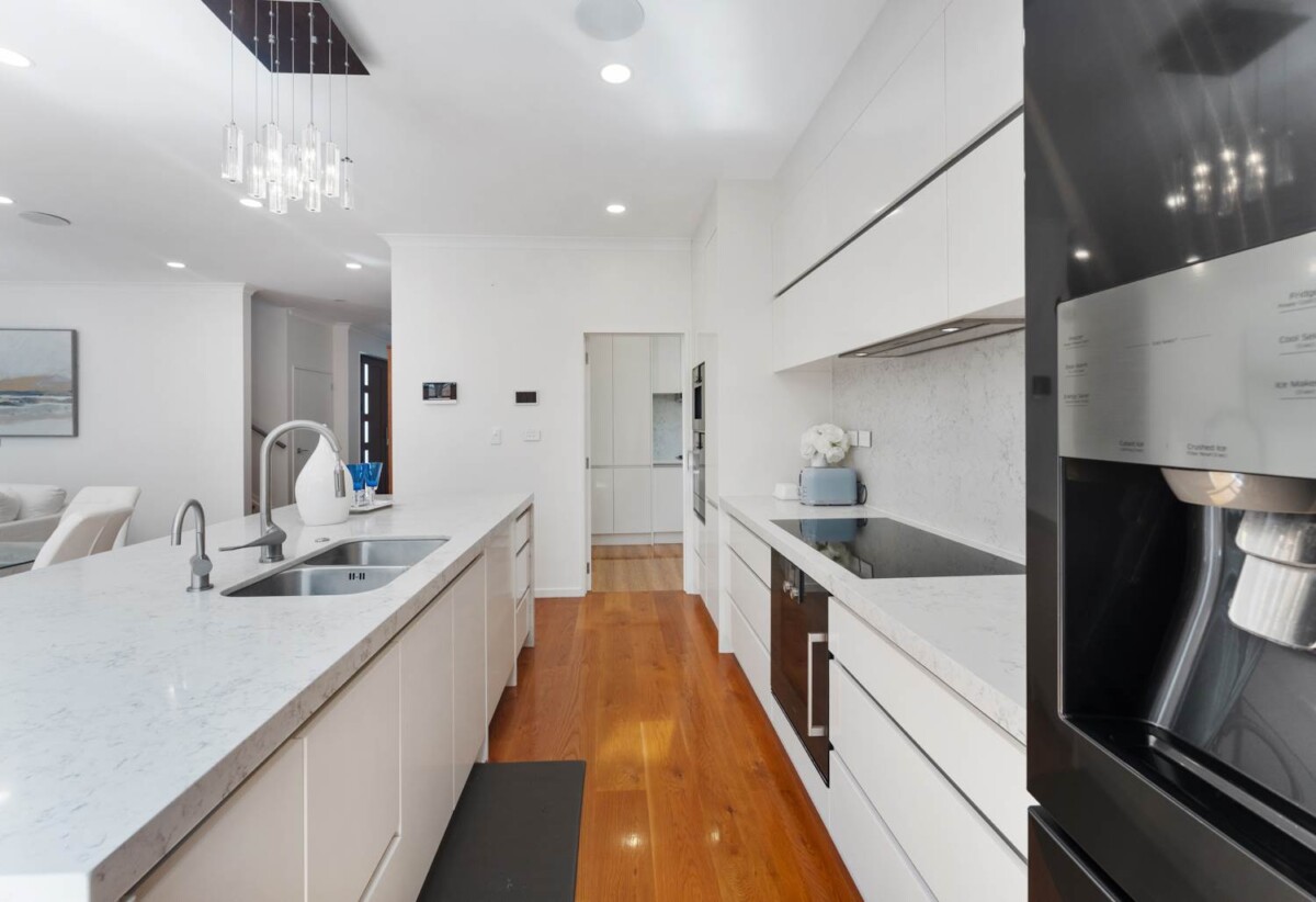 Double Grammar school zone, Brick and tile 5 beds 5.5 baths house with double garage on 412m2 section, 0.4 km to Auckland Normal Intermediate, 1 km to Epsom Girls’ Grammar School, 1.6 km to Auckland Grammar, 104B Ranfurly Road, Epsom, Auckland