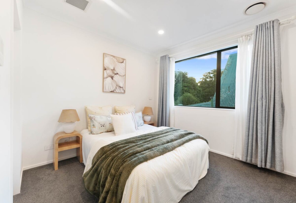 Double Grammar school zone, Brick and tile 5 beds 5.5 baths house with double garage on 412m2 section, 0.4 km to Auckland Normal Intermediate, 1 km to Epsom Girls’ Grammar School, 1.6 km to Auckland Grammar, 104B Ranfurly Road, Epsom, Auckland