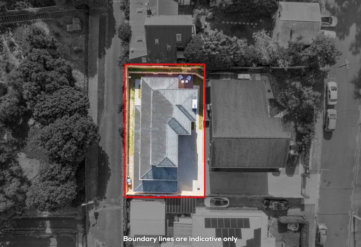 Double Grammar school zone, Brick and tile 5 beds 5.5 baths house with double garage on 412m2 section, 0.4 km to Auckland Normal Intermediate, 1 km to Epsom Girls’ Grammar School, 1.6 km to Auckland Grammar, 104B Ranfurly Road, Epsom, Auckland
