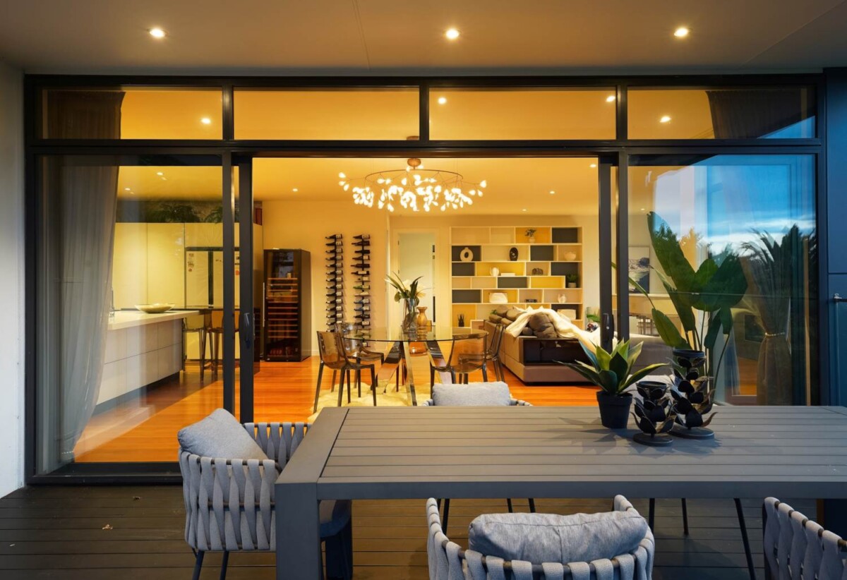 Double Grammar school zone, Ignore CV, MUST SELL, 500m² luxury 6 beds 6 baths house with double garage on 602m2 section, 0.5 km to Remuera School, 2.2 km to Epsom Girls’ Grammar School, 3.1 km to Auckland Grammar, 20C Orakei Road, Remuera, Auckland