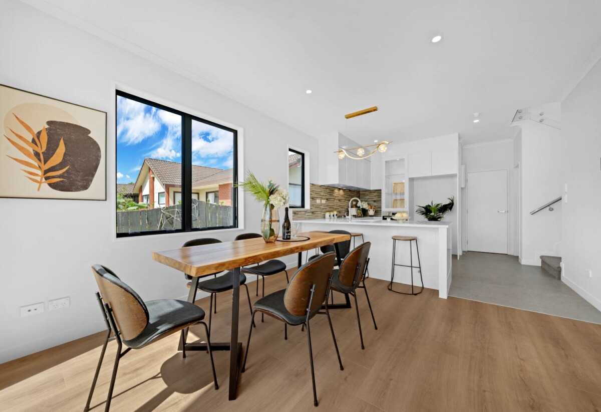 10 Year Master Build Guarantee, Brandnew standalone 3 beds 2.5 baths home with garage, 0.4 km to Macleans Primary School, 0.9 km to Howick Intermediate, 1.4 km to Pakuranga College, Lot 1/110 Hutchinsons Road, Bucklands Beach, Auckland