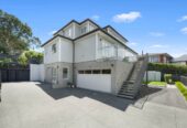 5 beds + office 4.5 baths house with double garage on 442m2 section, 0.9 km to Royal Oak School, 1.6 km to Royal Oak Intermediate School, 1.9 km to Onehunga High School, 41D Liverpool Street, Epsom, Auckland