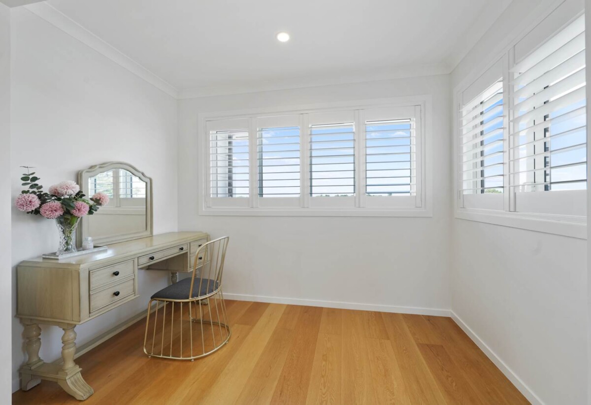 5 beds + office 4.5 baths house with double garage on 442m2 section, 0.9 km to Royal Oak School, 1.6 km to Royal Oak Intermediate School, 1.9 km to Onehunga High School, 41D Liverpool Street, Epsom, Auckland