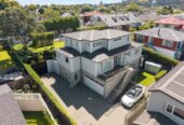 5 beds + office 4.5 baths house with double garage on 442m2 section, 0.9 km to Royal Oak School, 1.6 km to Royal Oak Intermediate School, 1.9 km to Onehunga High School, 41D Liverpool Street, Epsom, Auckland
