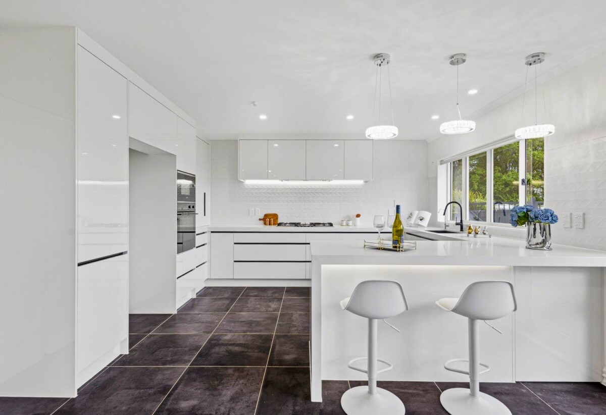 6 beds 3 baths with triple garage on 2371m2 section, Salt-water pool, Soundproof Theatre Room, 1.5 km to Mission Heights Junior College, 1.6 km to Mission Heights Primary School, 2.5 km to Ormiston Senior College, 31 Regis Lane, Flat Bush, Auckland