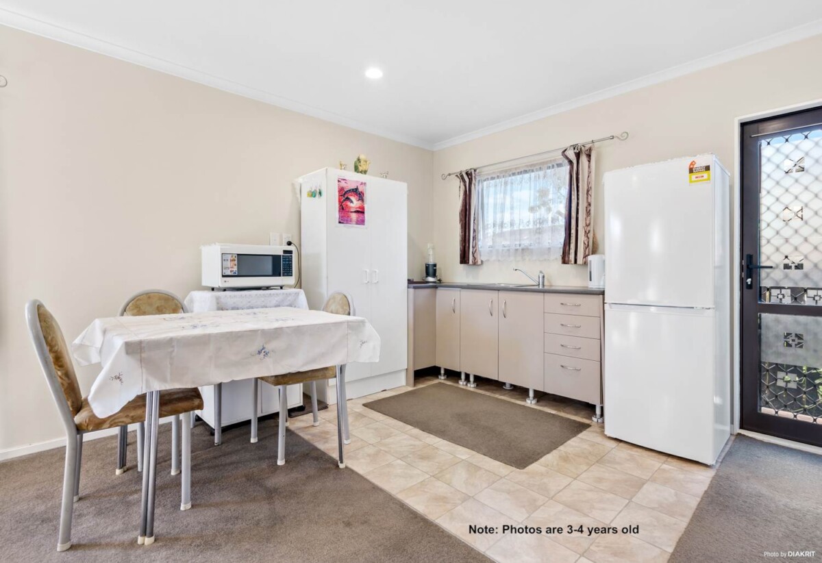 600m2 section, 3 beds 1 bath main house with a separate, 1 bed self-contained sleepout and double garage, currently rented $900 per week, close to schools, parks, shops, 0.3 km to Roscommon School, 18 Dungarvon Place, Clendon Park, Auckland