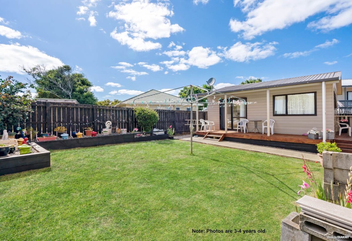 600m2 section, 3 beds 1 bath main house with a separate, 1 bed self-contained sleepout and double garage, currently rented $900 per week, close to schools, parks, shops, 0.3 km to Roscommon School, 18 Dungarvon Place, Clendon Park, Auckland