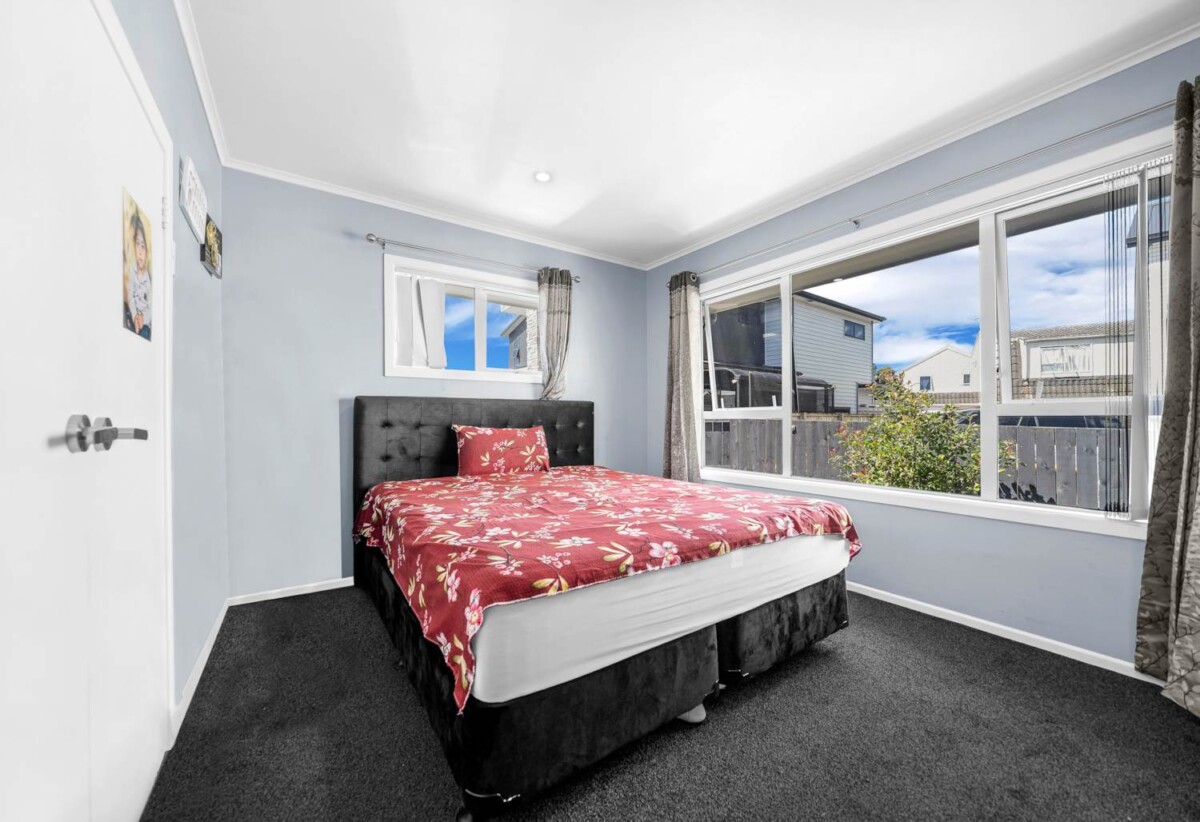 Freehold standalone 3 beds house with car park, 0.8 km to Papatoetoe East School, 0.9 km to Papatoetoe High School, 3.0 km to Papatoetoe Intermediate, 39B Esperanto Road, Papatoetoe, Auckland