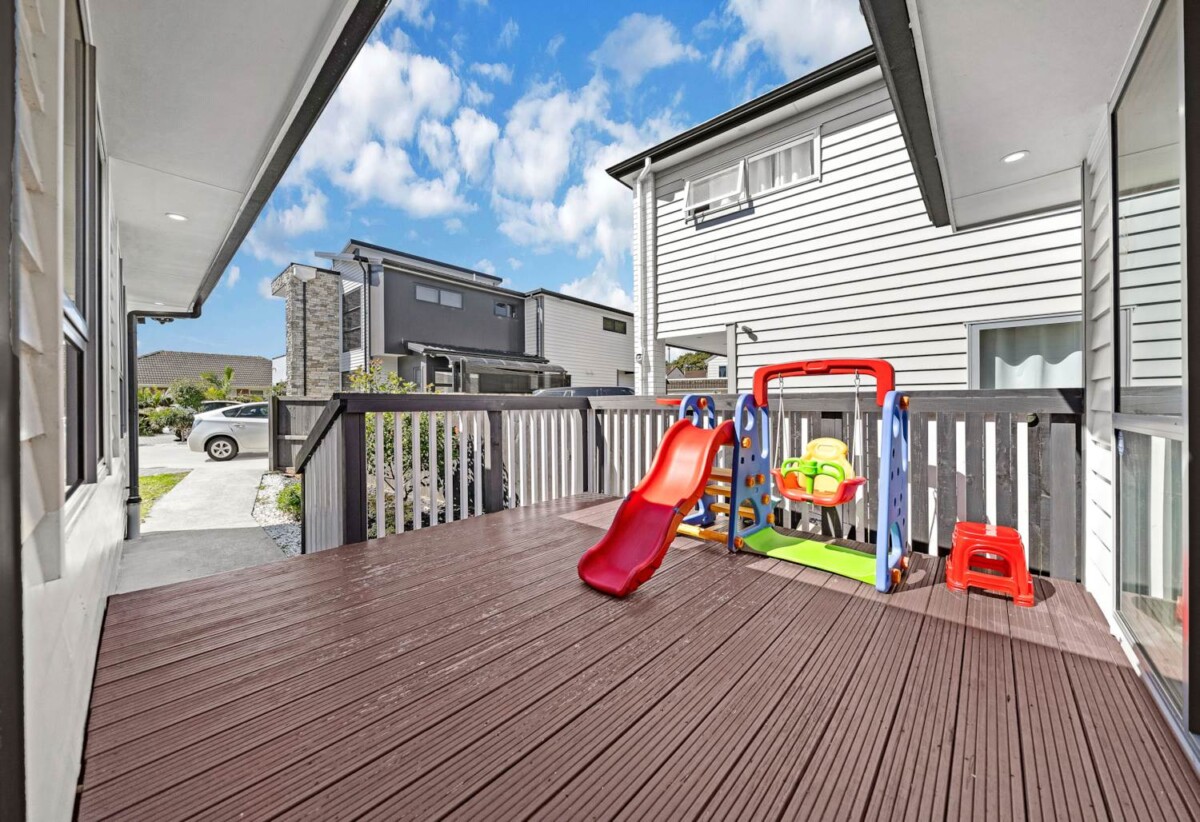 Freehold standalone 3 beds house with car park, 0.8 km to Papatoetoe East School, 0.9 km to Papatoetoe High School, 3.0 km to Papatoetoe Intermediate, 39B Esperanto Road, Papatoetoe, Auckland