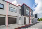 3 beds 2.5 baths with garage, Walking distance to New World and Moore Street shops, The motivated owner wants it sold — Make an offer, 64B Union Road, Howick, Auckland