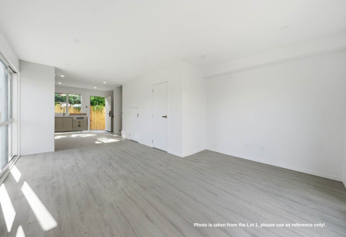 Priced to Sell, brandnew 2 beds 2.5 baths home, close to schools, supermarket, shops, seaside reserve, 0.3 km to Pt England School, Lot 2, 51 Anderson Avenue, Pt England, Auckland