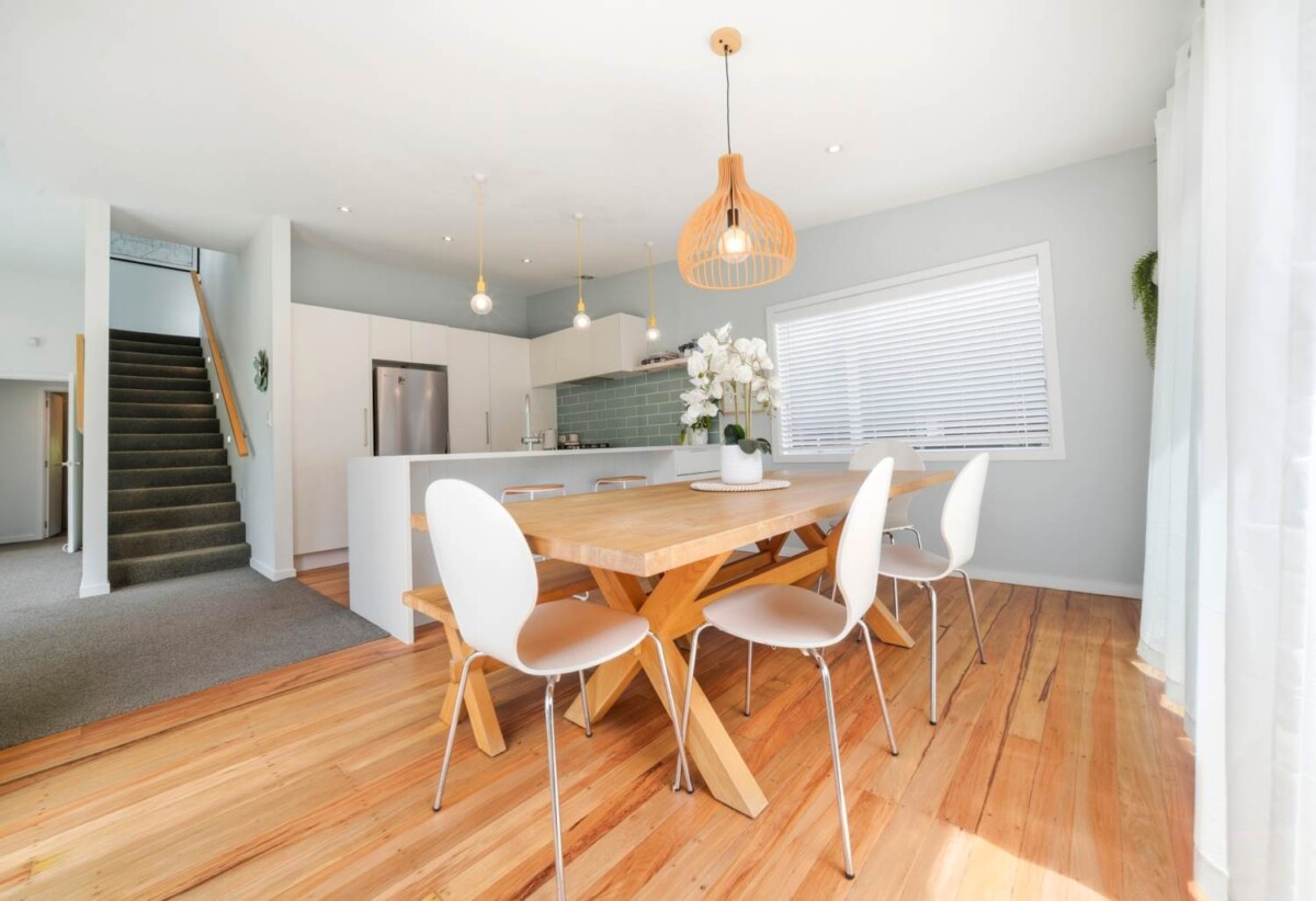 Rangi Zone. Beachside Lifestyle. Move-In Ready, 4 beds 2 baths house with double garage, 0.1 km to Browns Bay School, 1.3 km to Murrays Bay Intermediate, 1.7 km to Rangitoto College, 1/19 Kiteroa Terrace, Rothesay Bay, Auckland
