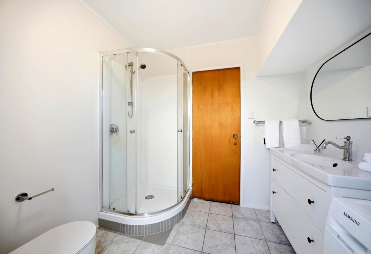 Recently refreshed 3 beds house with garage, 0.8 km to Long Bay College, 1/169 Stredwick Drive, Torbay, Auckland