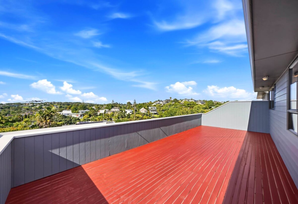 Recently refreshed 3 beds house with garage, 0.8 km to Long Bay College, 1/169 Stredwick Drive, Torbay, Auckland