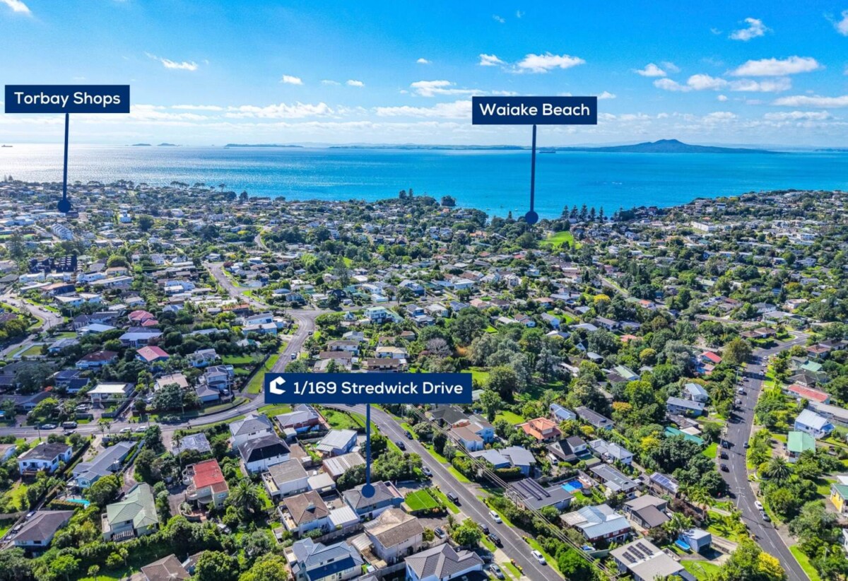 Recently refreshed 3 beds house with garage, 0.8 km to Long Bay College, 1/169 Stredwick Drive, Torbay, Auckland