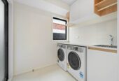 Macleans College and BBI zone, Fully Renovated 3 beds 2 baths house with double garage, next to the beach, 0.9 km to Bucklands Beach Primary School, 1.1 km to Macleans College, 1.2 km to Bucklands Beach Intermediate, 31A The Esplanade, Eastern Beach, Auckland