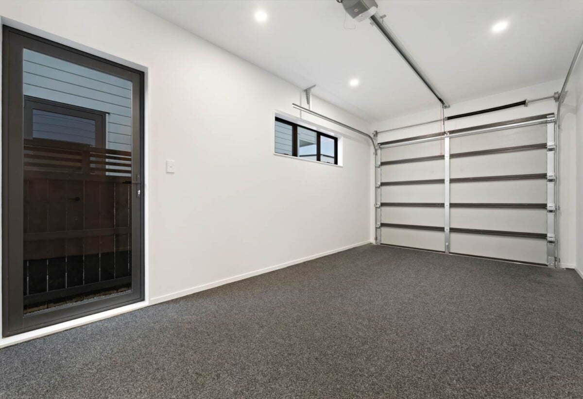 Vendor wants a quick sale, make an offer, Brandnew standalone 4 beds 2.5 baths house with garage on 167m2 section, close to the upcoming Westgate shopping complex, Costco, NorthWest Shopping Centre, schools, and motorway access, 29 Whiteywood Street, Westgate, Auckland