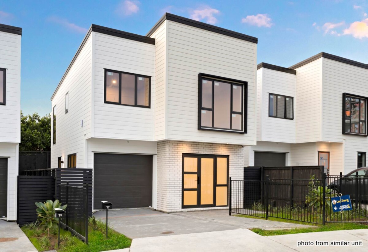 Vendor wants a quick sale, make an offer, Brandnew standalone 4 beds 2.5 baths house with garage on 167m2 section, close to the upcoming Westgate shopping complex, Costco, NorthWest Shopping Centre, schools, and motorway access, 29 Whiteywood Street, Westgate, Auckland