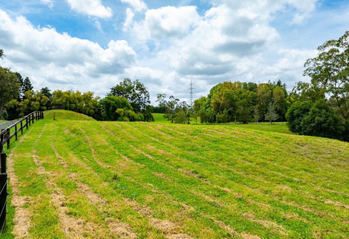 Zoned for countryside living, Build your dream, 4.4404ha section with 1 bed + 1 big office room 1 bed cottage, minutes to Coatesville village and only a short drive to Albany, 1.7 km to Riverhead School, 736 Coatesville Riverhead Highway, Riverhead, Auckland