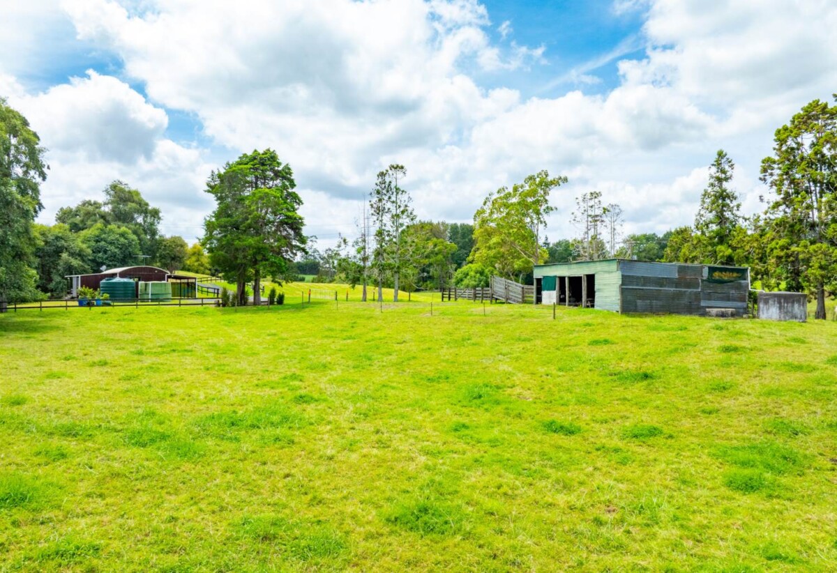 Zoned for countryside living, Build your dream, 4.4404ha section with 1 bed + 1 big office room 1 bed cottage, minutes to Coatesville village and only a short drive to Albany, 1.7 km to Riverhead School, 736 Coatesville Riverhead Highway, Riverhead, Auckland