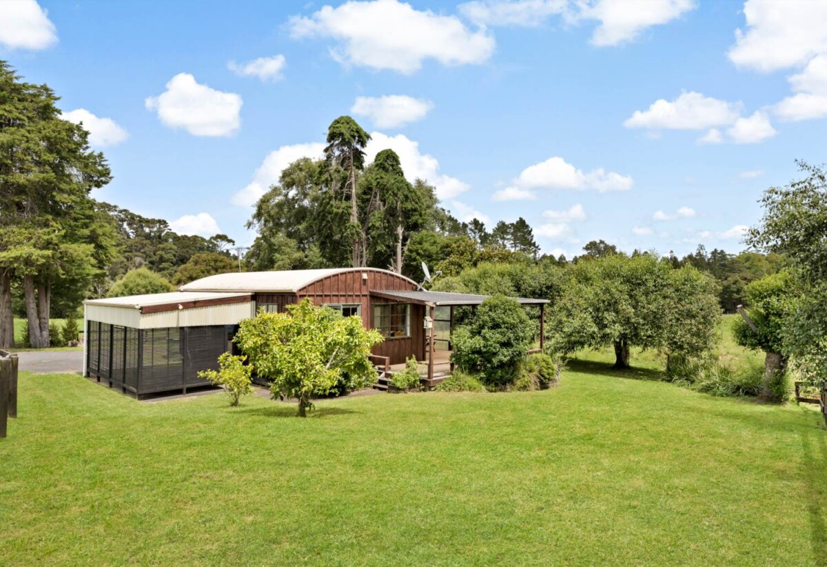 Zoned for countryside living, Build your dream, 4.4404ha section with 1 bed + 1 big office room 1 bed cottage, minutes to Coatesville village and only a short drive to Albany, 1.7 km to Riverhead School, 736 Coatesville Riverhead Highway, Riverhead, Auckland