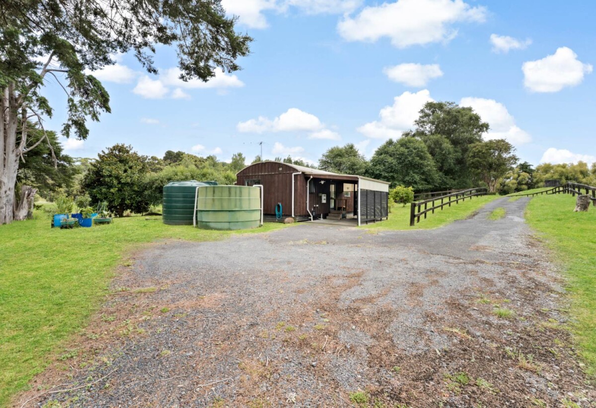 Zoned for countryside living, Build your dream, 4.4404ha section with 1 bed + 1 big office room 1 bed cottage, minutes to Coatesville village and only a short drive to Albany, 1.7 km to Riverhead School, 736 Coatesville Riverhead Highway, Riverhead, Auckland