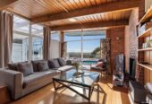 Macleans College zone, ronovated 4 beds 2 baths house on 1214m2 section, with RC-approved plans for two subdivided lots (499sqm & 600sqm), 0.6 km to Mellons Bay School, 1 km to Macleans College, 1.3 km to Bucklands Beach Intermediate, 156 Bleakhouse Road, Mellons Bay, Auckland
