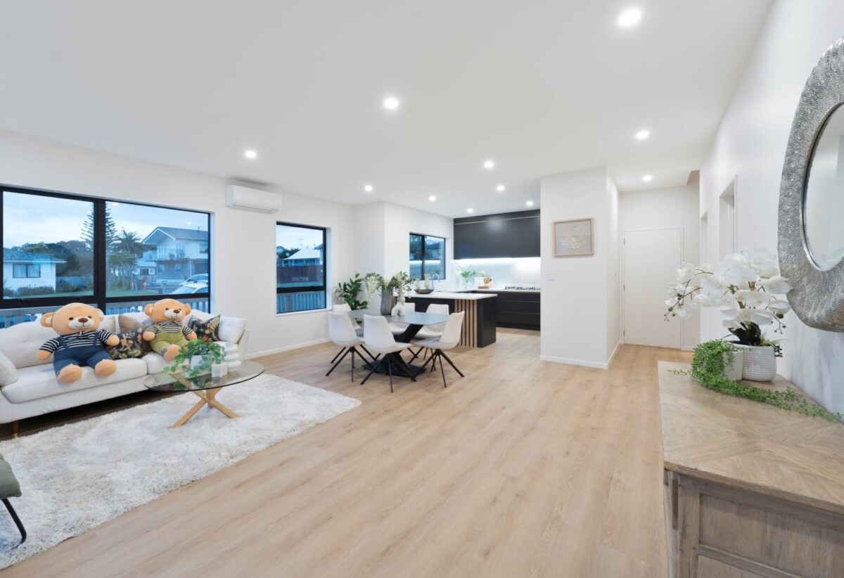 Brandnew standalone 4 beds 2.5 baths home with garage, Minutes to Costco, Westgate & NorthWest Shopping Centres, Zoned for Massey High School, St Paul’s School (Massey) & Colwill School, 5C Patrice Place, Massey, Auckland