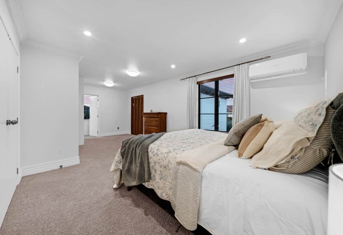 Ex-show home by Eden Homes, constructed with quality masonry concrete block, Executive 4 beds 3 baths house on 558m2 section, 0.9 km to Botany Downs Secondary College, 3 Fairfield Lane, East Tamaki, Auckland