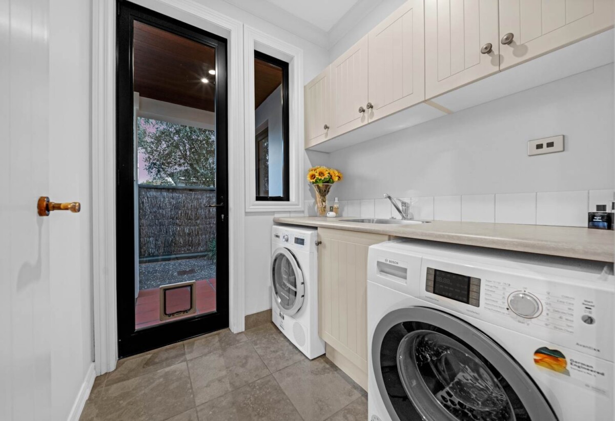 Ex-show home by Eden Homes, constructed with quality masonry concrete block, Executive 4 beds 3 baths house on 558m2 section, 0.9 km to Botany Downs Secondary College, 3 Fairfield Lane, East Tamaki, Auckland