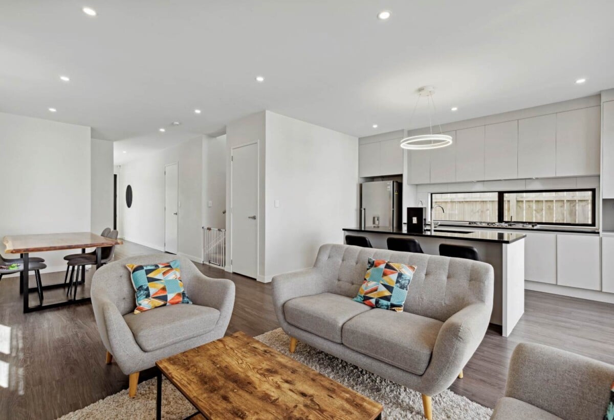 180m2 4 beds 2.5 baths house with garage on 225m2 section, close to Pak’nSave, Silverdale Mall, motorway access, schools, 20 Kea Road, Silverdale, Auckland