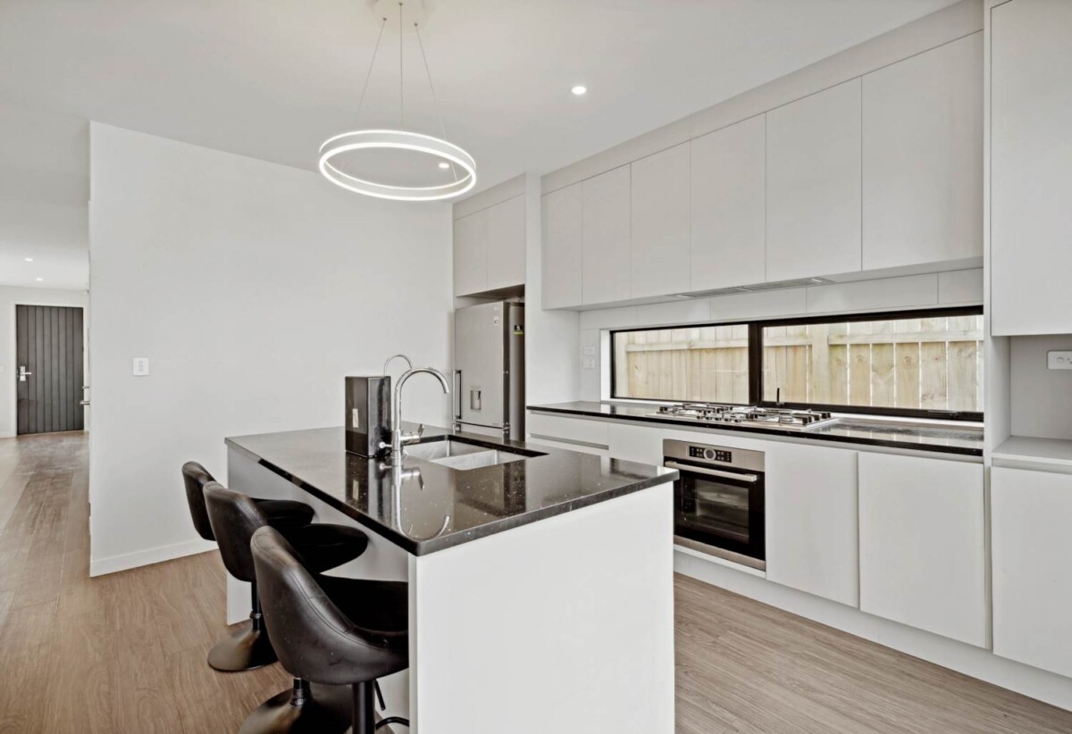 180m2 4 beds 2.5 baths house with garage on 225m2 section, close to Pak’nSave, Silverdale Mall, motorway access, schools, 20 Kea Road, Silverdale, Auckland