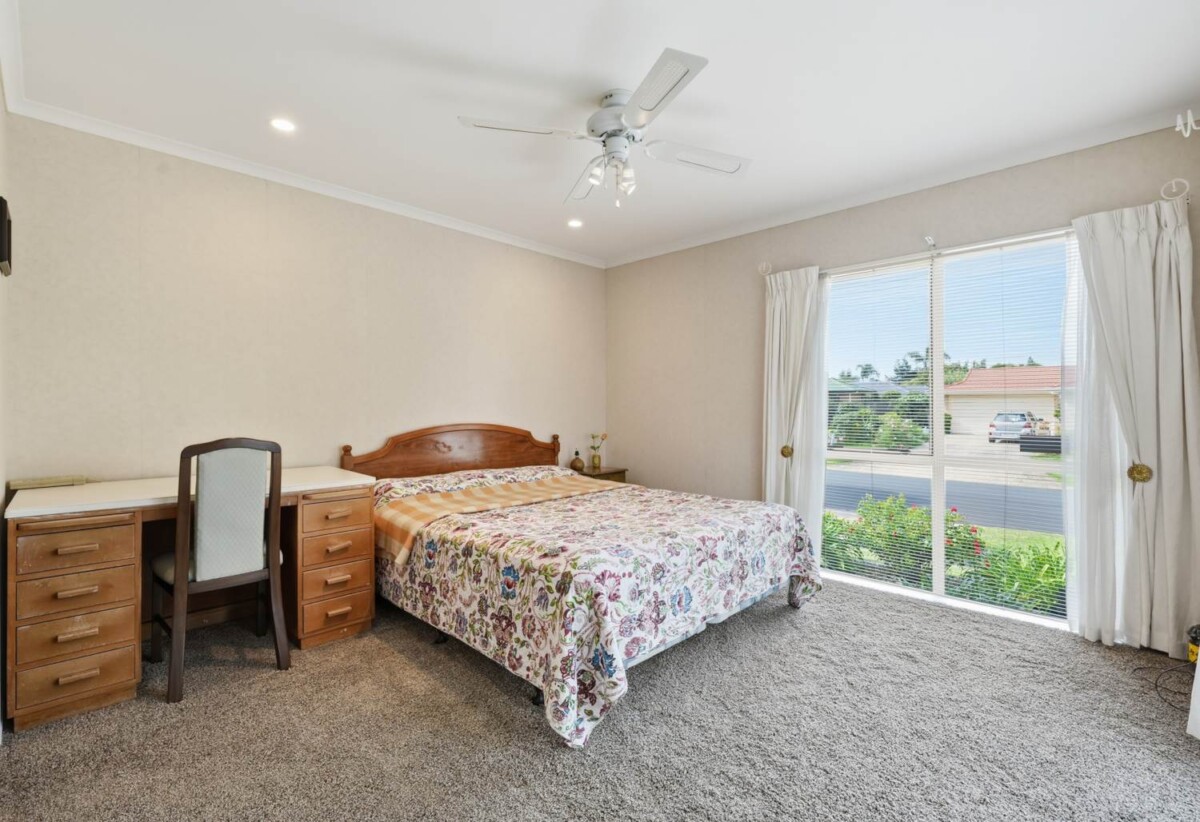 Botany Downs Secondary College zone, 4 beds 2 baths house with double garage on 518m2 section, 1 km to Botany Downs Secondary College, 23 Millington Place, Huntington Park, Auckland