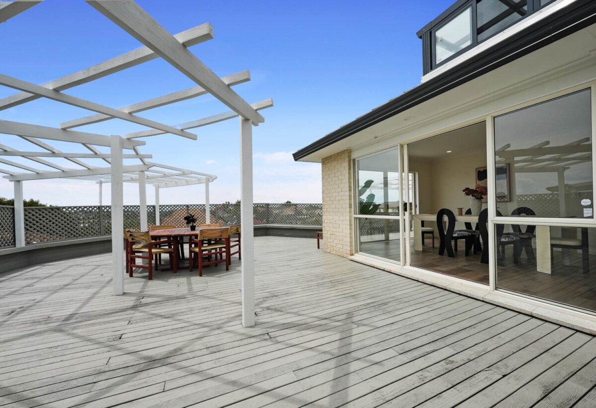 Botany Downs Secondary College zone, 290m2 5 beds 3 baths house on 700m2 section, close to Meadowlands Shopping Centre, Botany Town Centre, 214 Whitford Road, Shamrock Park, Auckland