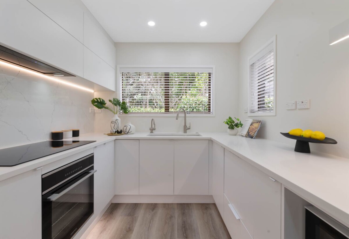 Double Grammar Zone, Renovated 2 beds 2 baths home with garage, 1.1 km to Epsom Girls’ Grammar School and Remuera School, 1.7 km to Auckland Grammar, 1.8 km to Remuera Intermediate, 3/35 Arney Road, Remuera, Auckland