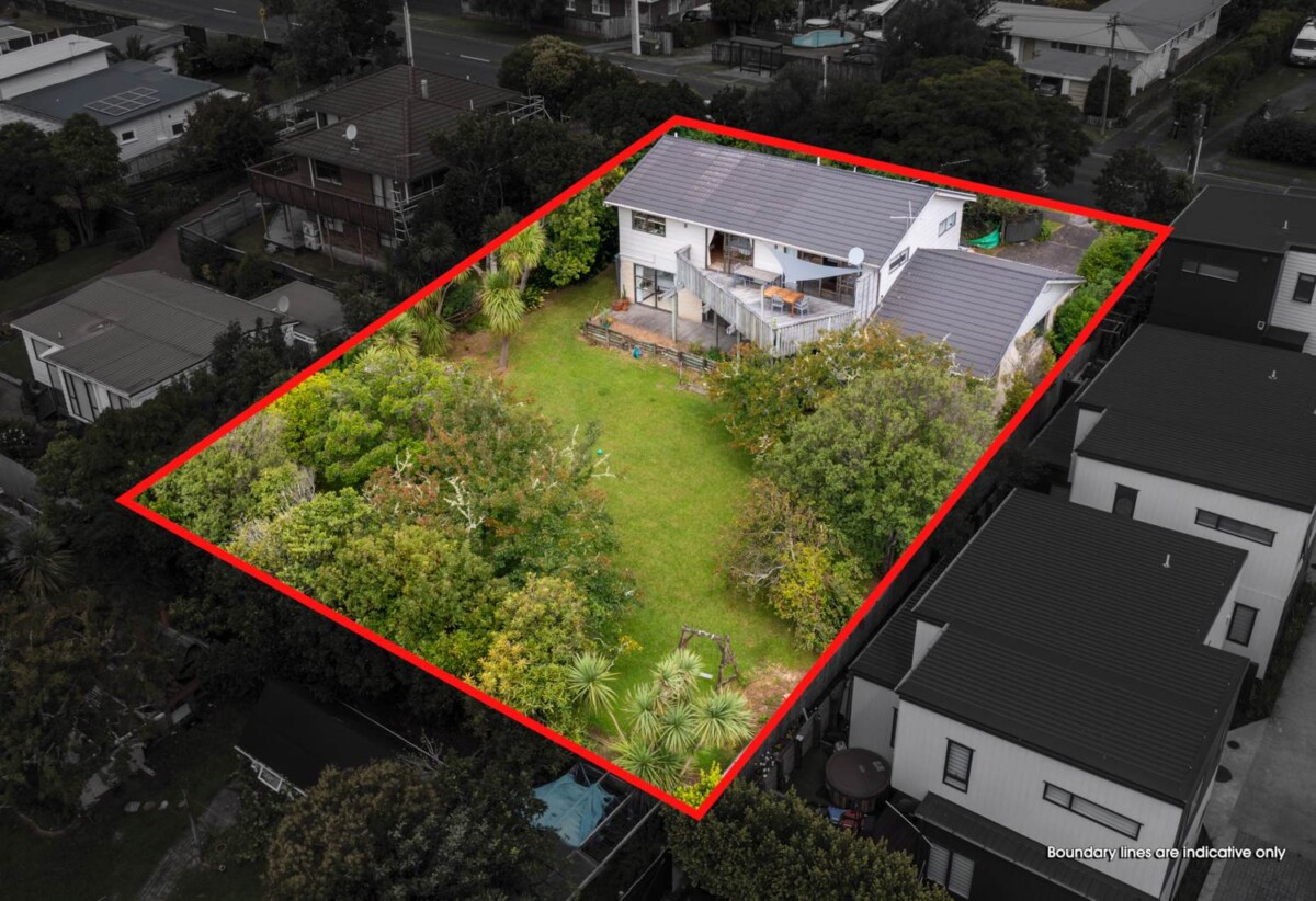4 beds 2 baths house with double garage on 1012m2 section, 0.9 km to Long Bay College, 1.1 km to Torbay School, 1.3 km to Long Bay School, 19 County Road, Torbay, Auckland
