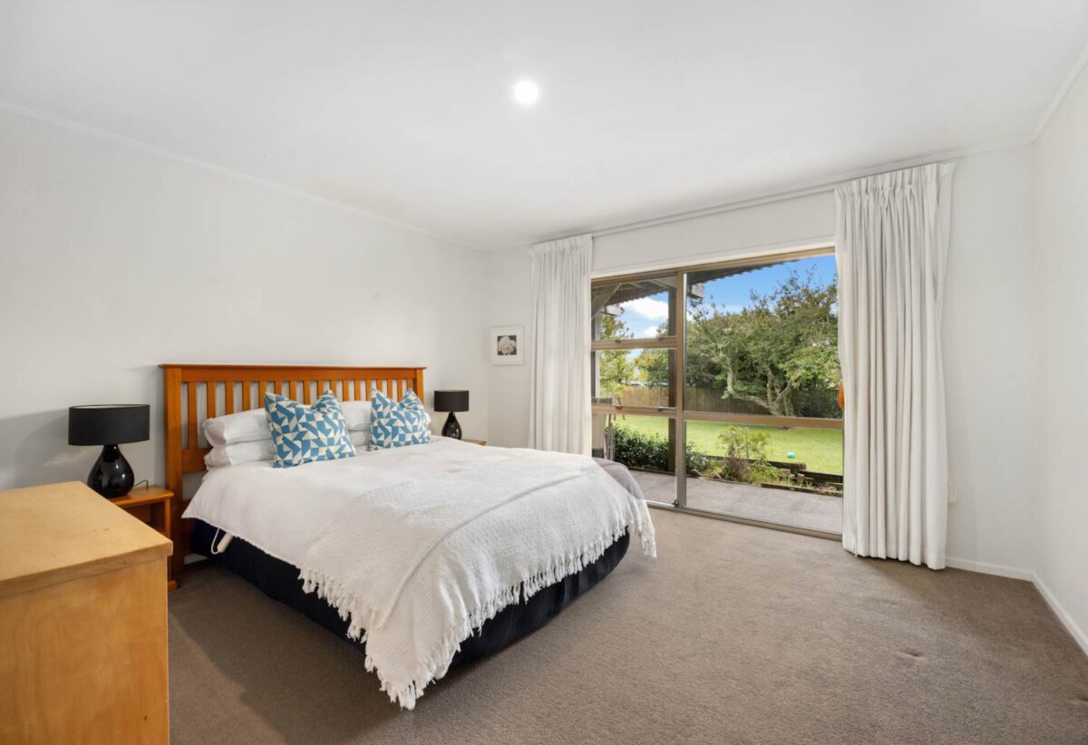 4 beds 2 baths house with double garage on 1012m2 section, 0.9 km to Long Bay College, 1.1 km to Torbay School, 1.3 km to Long Bay School, 19 County Road, Torbay, Auckland