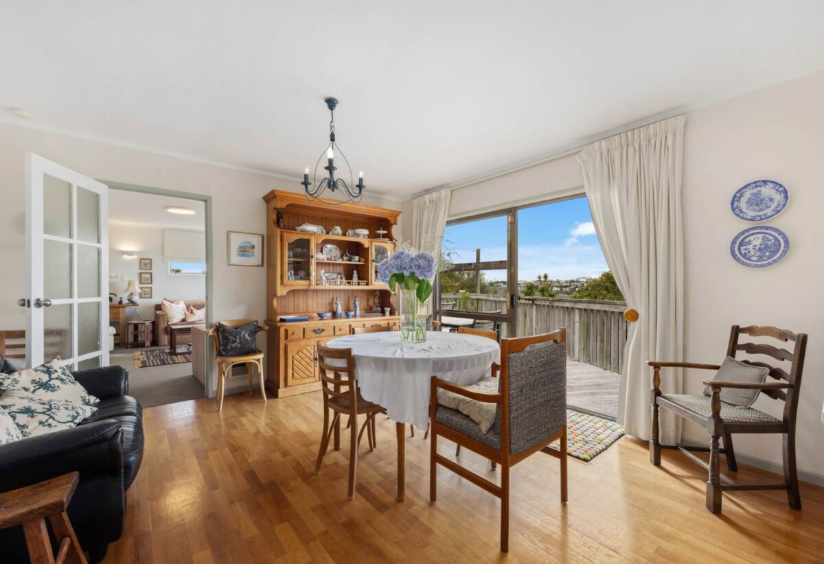 4 beds 2 baths house with double garage on 1012m2 section, 0.9 km to Long Bay College, 1.1 km to Torbay School, 1.3 km to Long Bay School, 19 County Road, Torbay, Auckland