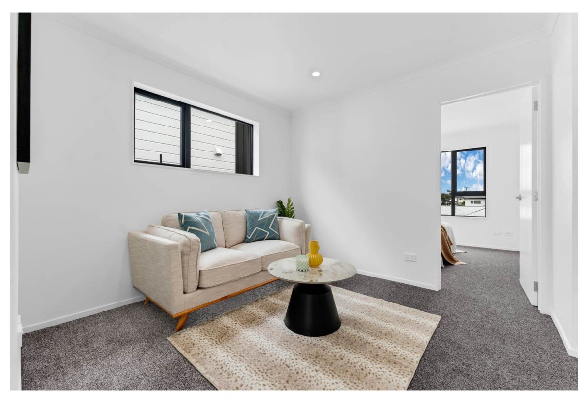 Standalone 5 beds 3 baths home with garage, 0.9 km to Papatoetoe South School, 1.1 km to Aorere College, 1.4 km to Kedgley Intermediate, Lot 7 /38 Pah Road, Papatoetoe, Auckland